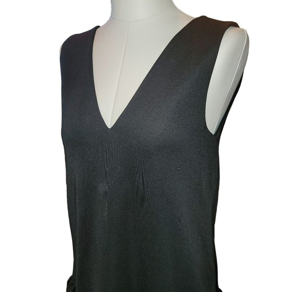 Black Mini Dress Deep V Scalloped Ruffled Edge Size 12 Jj3397 - Picture 3 of 9